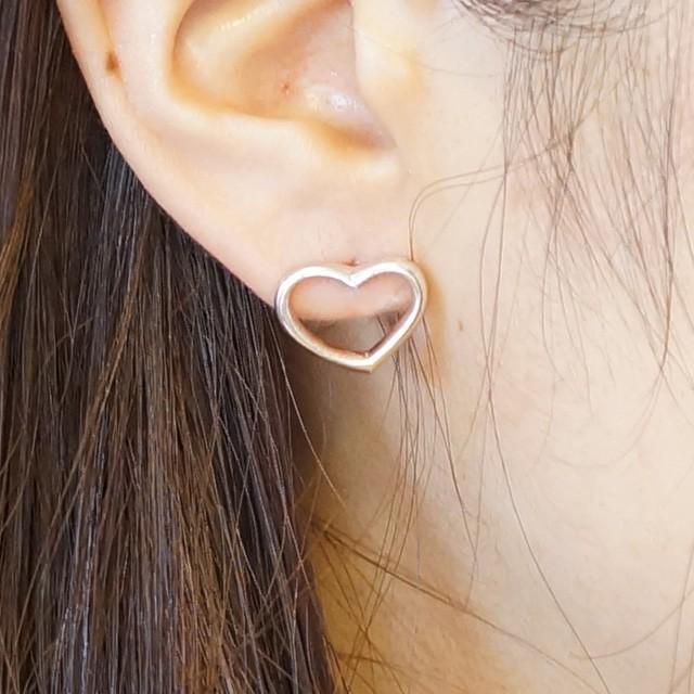 シルバーピアス スタッドピアス ハート オープンハート 大きめ