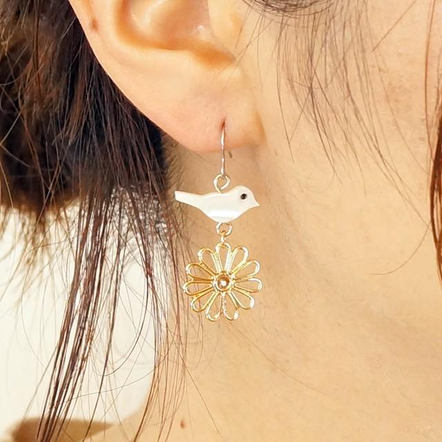 ピアス 鳥 鳩 ハト キツツキ シェル 花 フラワー サージカルステンレス
