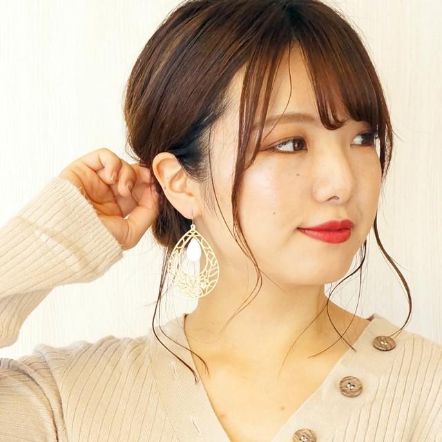 ピアス ドロップ 雫型 しずく 透かしパーツ フラワー 花 カラフル