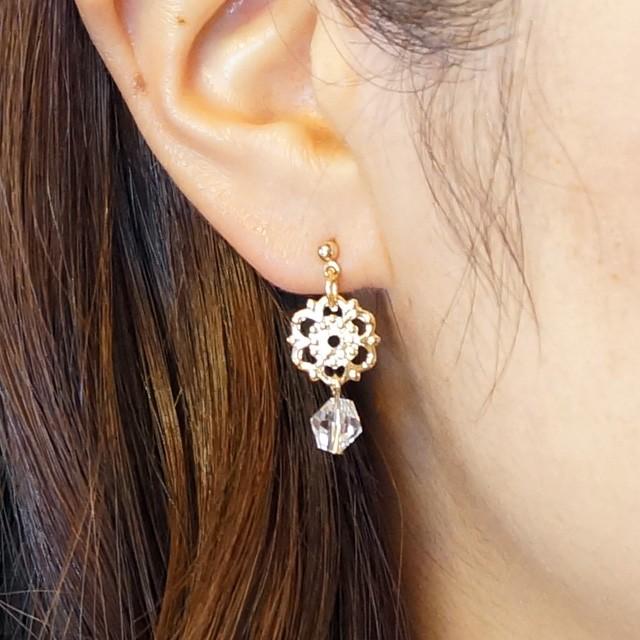 ピアス 花 フラワー 透かし クリアビーズ サージカルステンレスポスト 