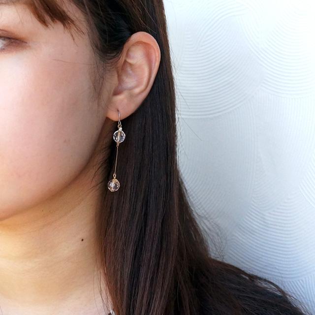 ピアス クリアビーズ 多面 カッティング 夏 涼しげ 揺れる サージカル