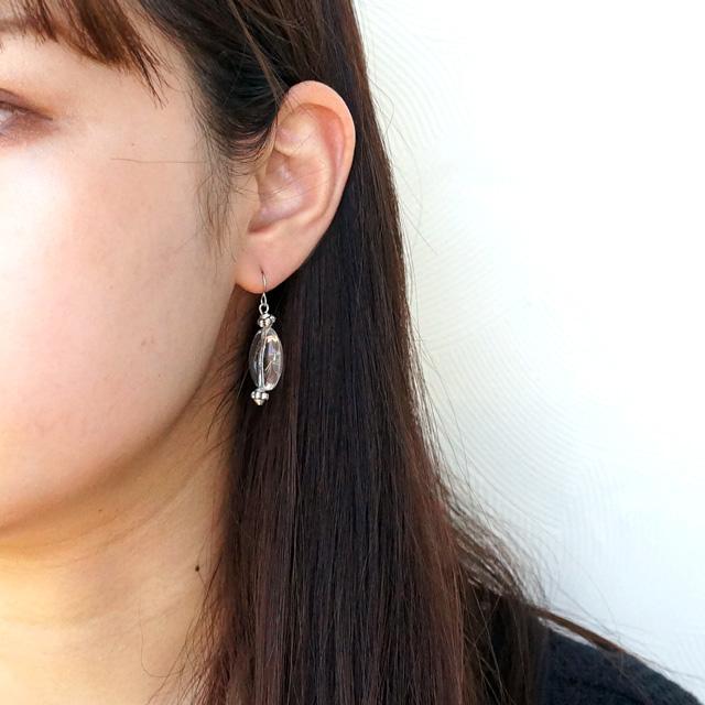 ピアス クリアビーズ 楕円 オーバル 涼しげ サージカルステンレス