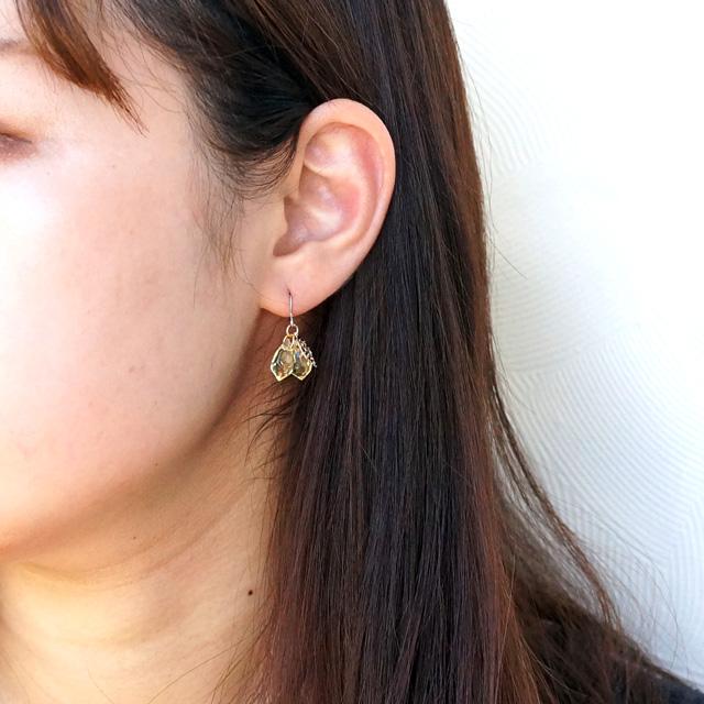 ピアス 果物 フルーツ ドロップ 雫型 しずく クリアビーズ 葉っぱ
