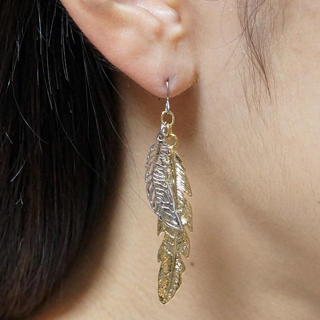 ピアス フェザー 羽根 ダブル 2連 バイカラー キラキラ サージカル