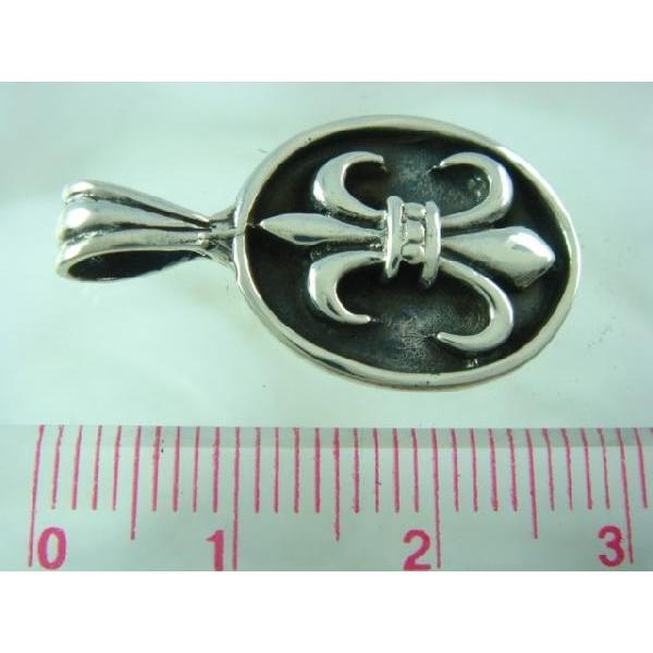 シルバー925 百合の紋章が収まったペンダントヘッド ペンダントトップ silver925 シルバーアクセサリー ペンダントヘッド ペンダントトップ メンズ : 21104 : シルバーとアクセサリーのゆかたん - 通販 - Yahoo!ショッピング シルバー925 百合の紋章が収まったペンダントヘッド ペンダントトップ silver925 シルバーアクセサリー ペンダントヘッド ペンダントトップ メンズ : 21104 : シルバーとアクセサリーのゆかたん - 通販 - Yahoo!ショッピング