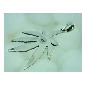 シルバー925 本物みたいに細密なマリファナ 葉っぱ型の
