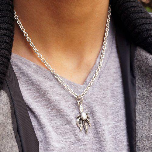 シルバー925 爽やかな雰囲気漂うマリファナリーフモチーフペンダント  