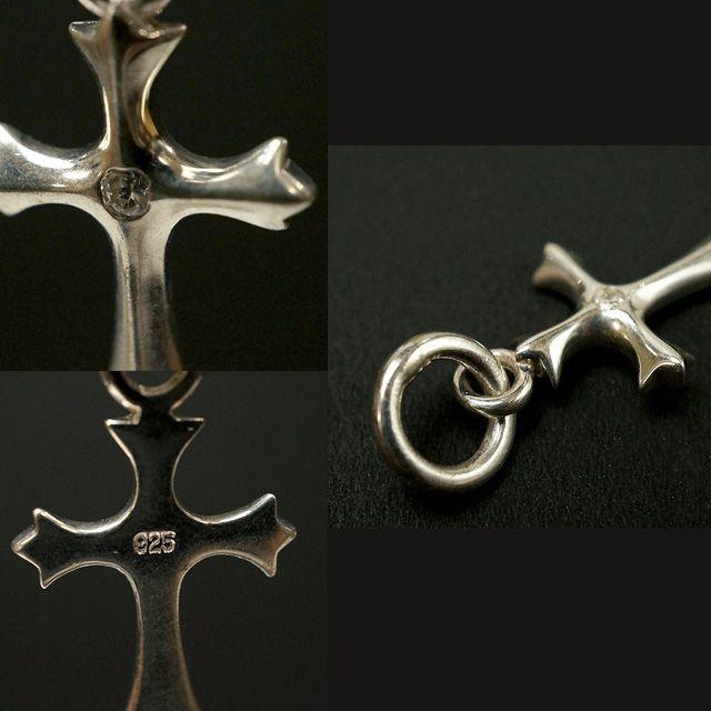 シルバー925 中央のスワロフスキー シンプル デザイン クロス 十字架 ペンダントヘッド silver925 シルバーアクセサリー シルバー製 スワロフスキー  メンズの画像