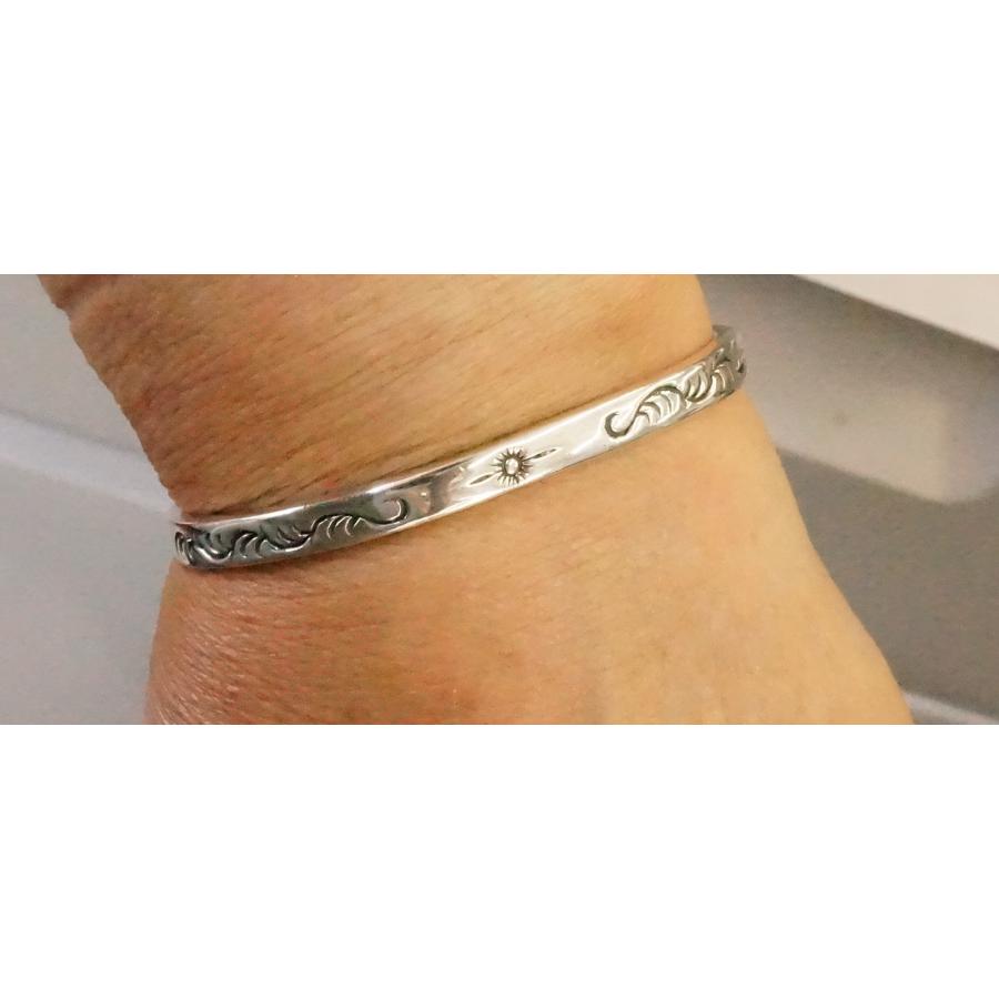 【silver925】ヴィンテージ トライバル バングル Silver925 バングル 幅：約5mm 厚み：約2.8mm シルバー