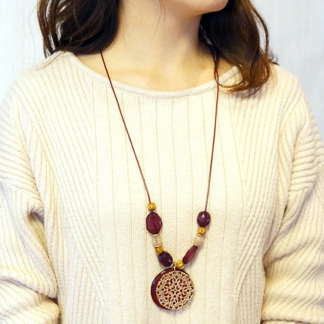 ☘️ レイヤードネックレス レトロ ネックレス ハート 麻紐 木製ビーズ レディースネックレス 紐ネックレス 透かしパーツ ウッド 多面体ビーズ