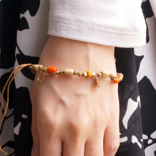 ブレスレット ミサンガ エスニック ウッドビーズ カラフル 夏アクセ