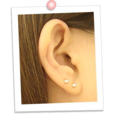 シルバーピアス 槍 鋲 びょう スタッドピアス a141(a-4-4) mens 送料