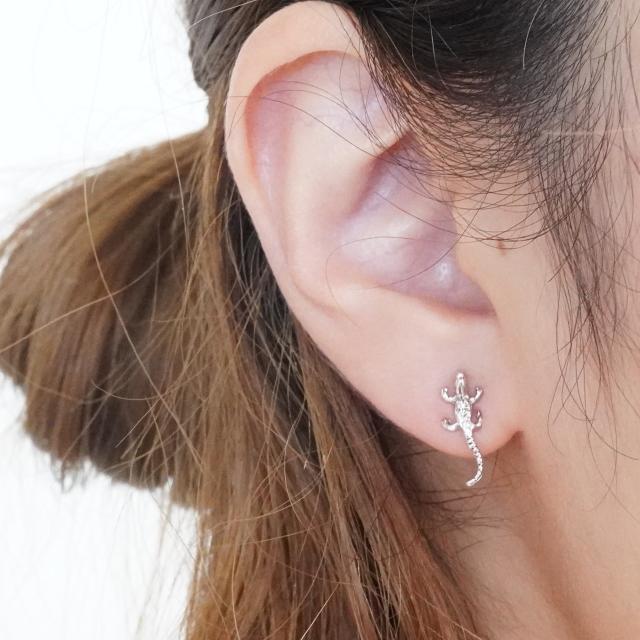 ピアス スタッドピアス シルバーピアス 爬虫類 虫 わに ワニ(a-5-8