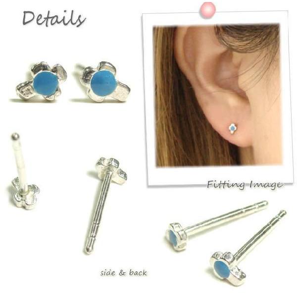 シルバーピアス 小さいクロスにターコイズブルーのカラーがアクセント