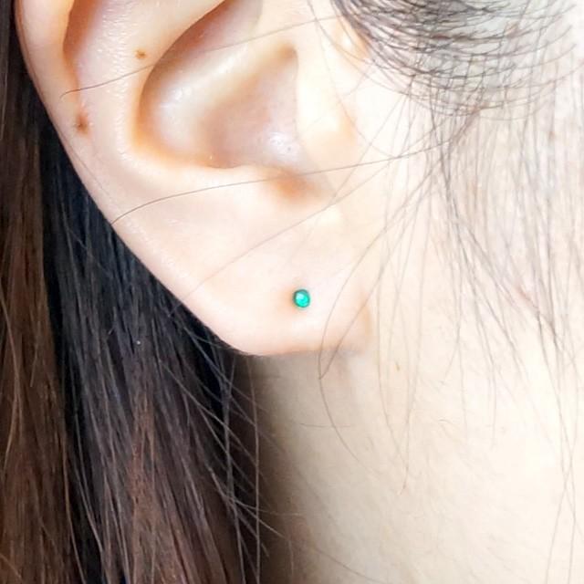 シルバー 925グリーンジェイド ツリー形状ピアス シルバー925