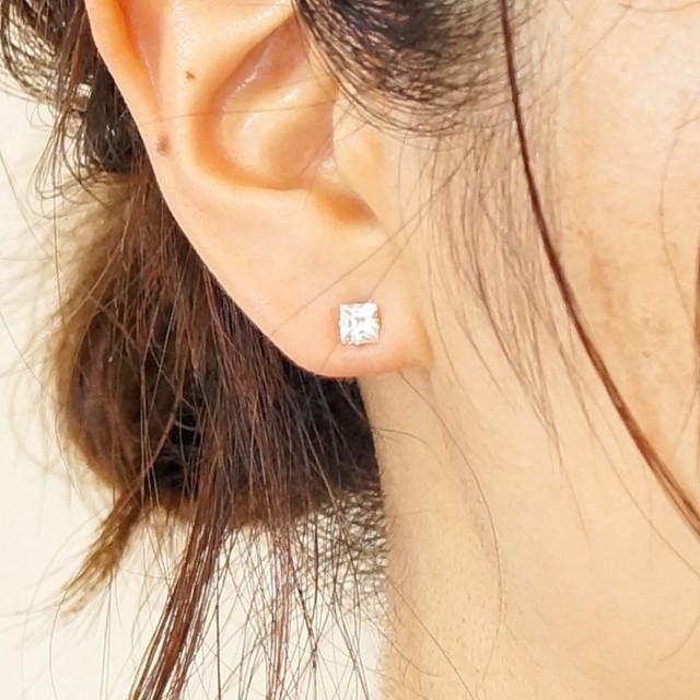 シルバーピアス シルバー925 キュービックジルコニア 4mm 四角