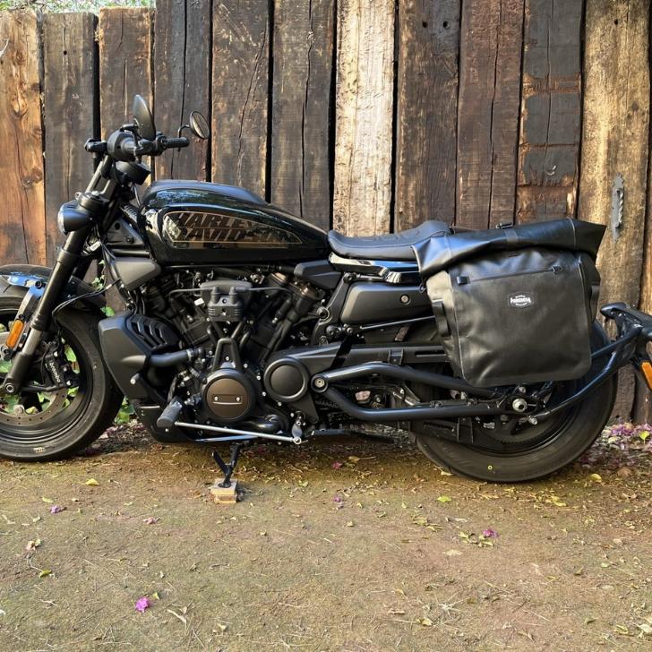 Lofoten 22L 防水サドルバッグ サイドバッグ 黒 LaPoderosaGoods 国内在庫あり 即納 トライアンフ BMW インディアン ロイヤルエンフィールド モトグッツィ |  | 15