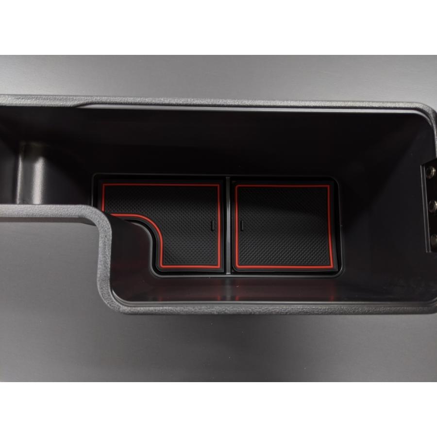 ジムニー JB64/JB74アームレストコンソールボックス ホワイトステッチ