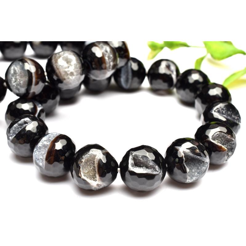 大珠◇笑口ジオード 黒瑪瑙オニキスと水晶の共生 13.5mm 128面カット