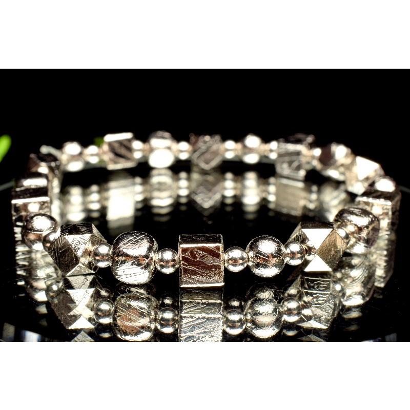 アルタイ隕石 メテオライト 立方体 鉄隕石 重さ199g 鑑別書】メテオ