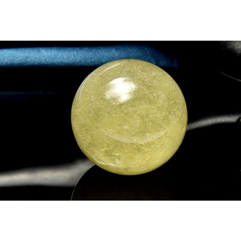 1点物】希少◇宇宙からの贈り物 リビアングラス 28.5mm 丸玉(台座付き