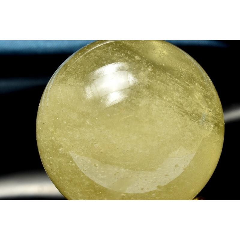 1点物】希少◇宇宙からの贈り物 リビアングラス 28.5mm 丸玉(台座付き