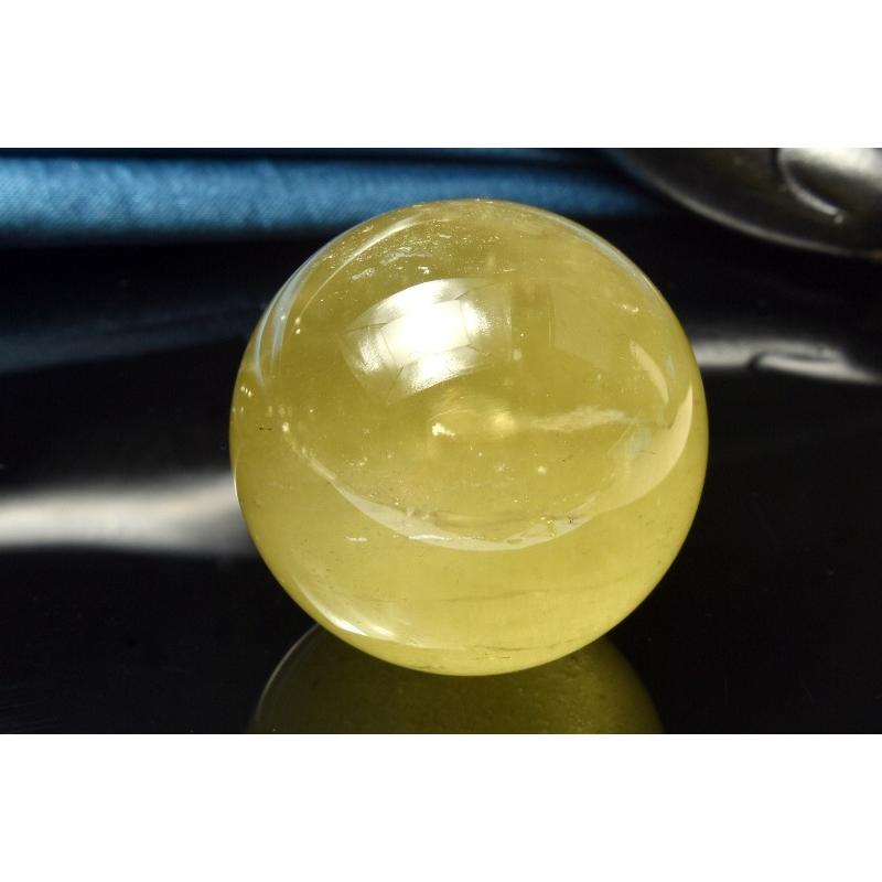 1点物】希少◇宇宙からの贈り物 リビアングラス 32.5mm 丸玉(台座付き