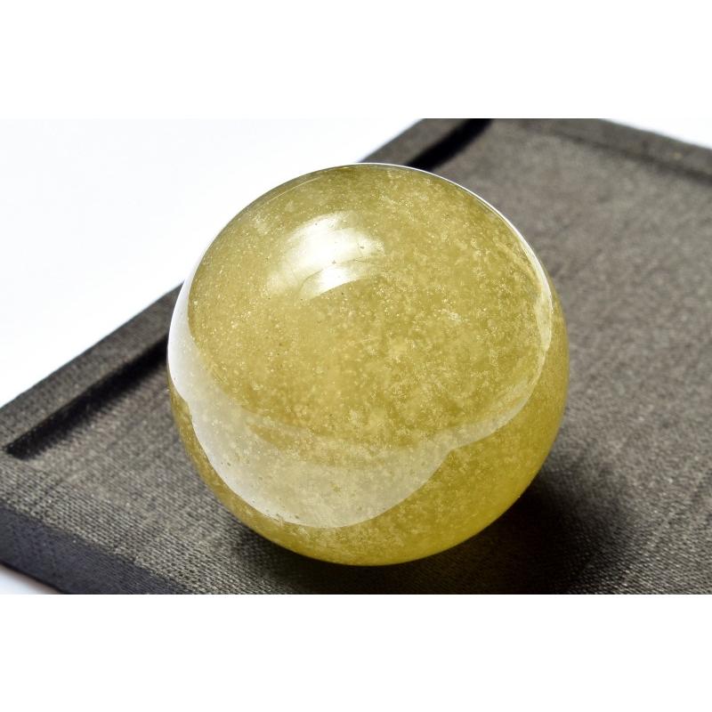 1点物】希少◇宇宙からの贈り物 リビアングラス 34mm 丸玉(台座付き