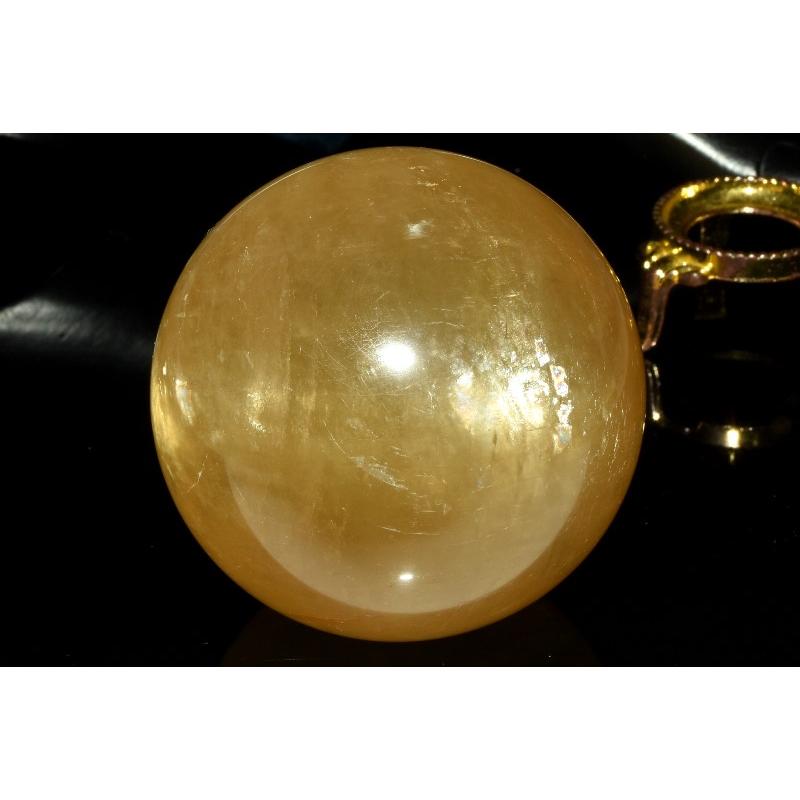 1点物】キャッツアイ効果 イエローカルサイト 60mm 丸玉(台座付き