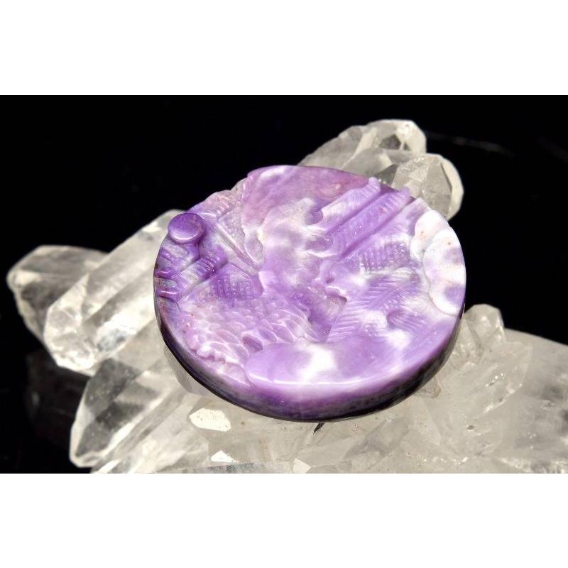 1点物】5A級☆繊細彫刻 スギライト（杉石） 26mm 風景彫刻 ルース