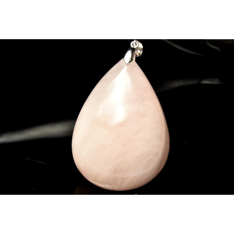 『桃季』ピンクアクアマリン.モルガナイトのマクラメペンダントネックレス 桃季』ピンクアクアマリン.モルガナイトのマクラメペンダント