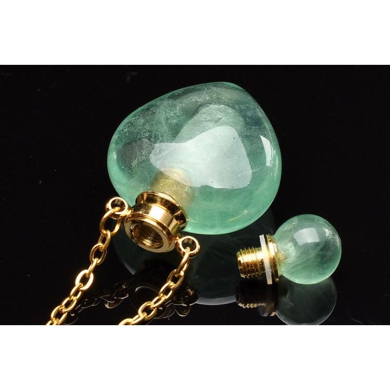 人気！ グリーンフローライト 34.5x22mm 香水瓶 ハート ペンダント