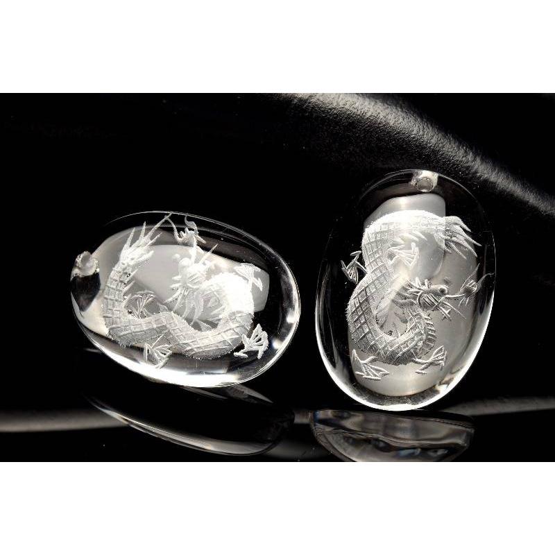 水晶クリスタルクォーツ 26-27x18-19mm オーバル 内彫り青龍 (トップ穴