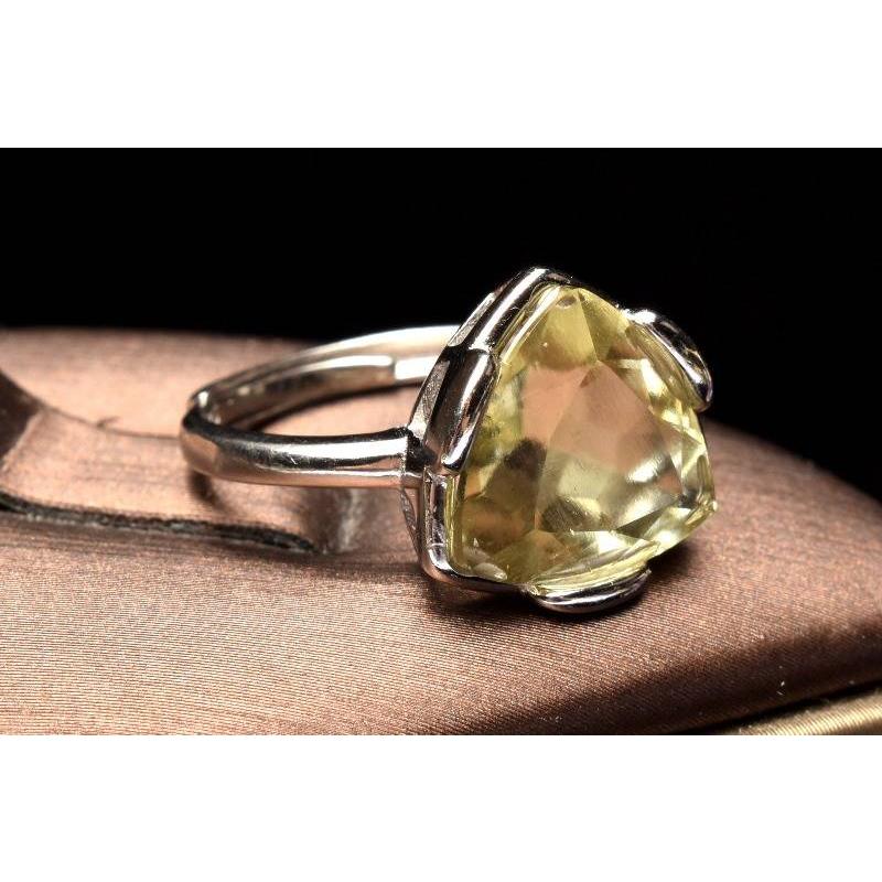 Silver925◇宝石質 リビアングラス 12x12mm トライアングルカット 指輪