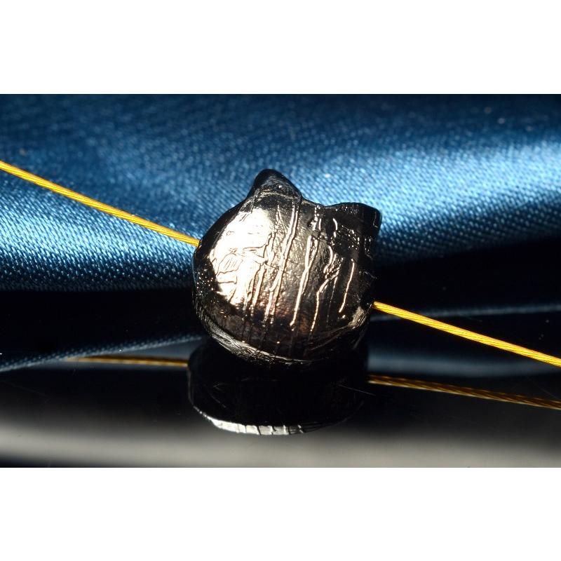 アルタイ隕石(メテオライト) 10x10mm 猫(貫通穴) ブラックコーティング