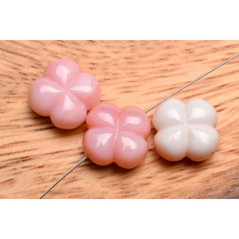 クイーンコンクシェル 12mm クローバー 貫通穴 ビーズ_T635-12 : t635 
