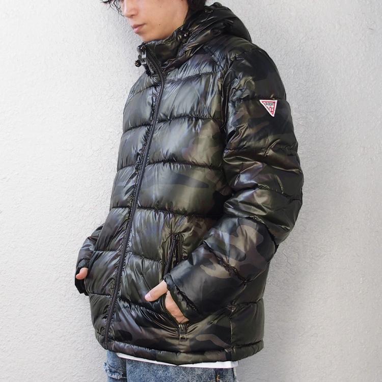 GUESS（ゲス） UK限定モデル 中綿 ジャケット 迷彩柄 総柄 パファー