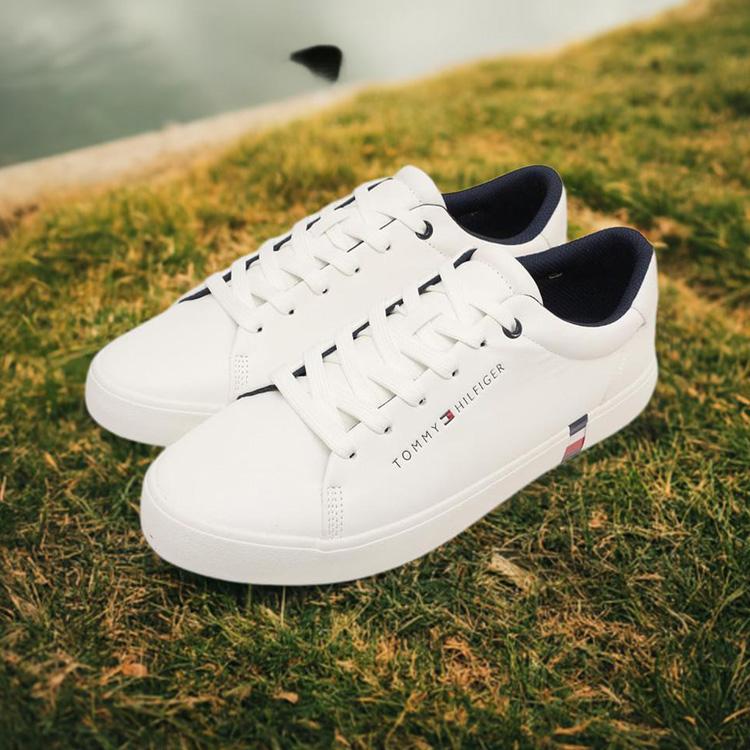 TOMMY HILFIGER トミーヒルフィガー レザースニーカー
