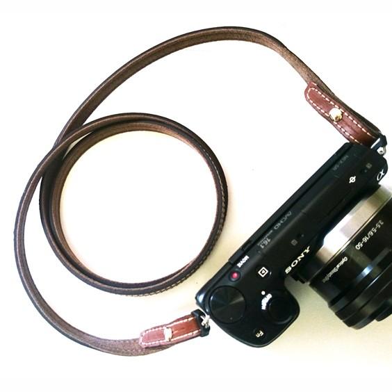 【お買い得商品！ミラーレスカメラ用】本革SLIMネックストラップ ブラウン/チョコ/ベージュ | 