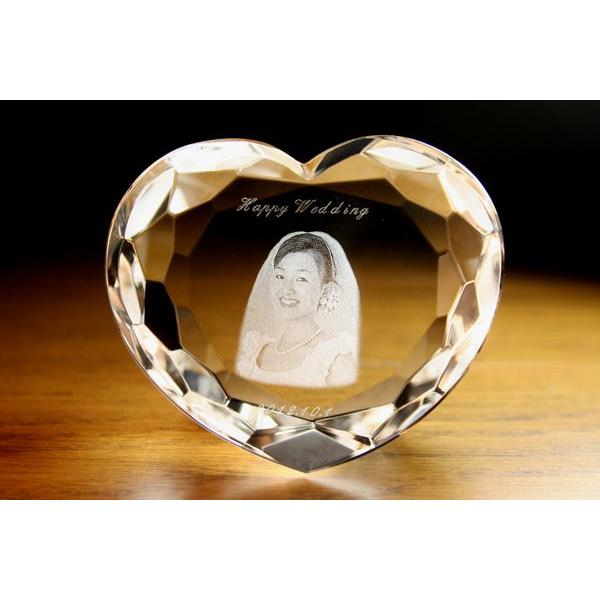 お手持ちの写真からオリジナル記念品を作成 Laser Crystal Art 