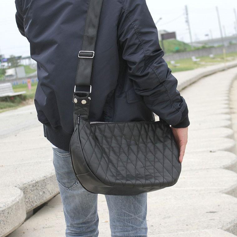 Schott N.Y.C ショット パディット レザー バナナ バック Schott N.Y.C ショット パディット レザー バナナ バック