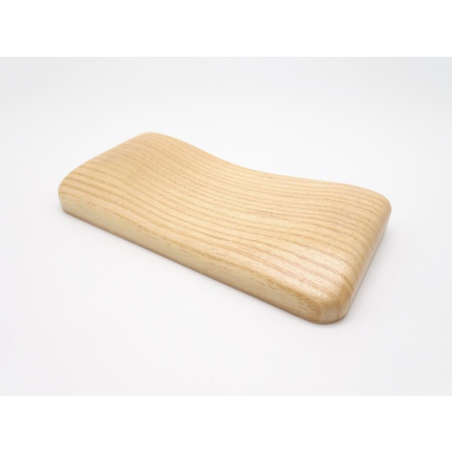 雪国で育った「桐」のマウスリストレスト | 