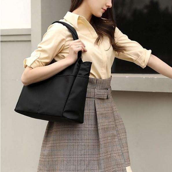 トートバッグ レディース バッグ a4 大きめ 軽い ナイロン 軽量 大容量 ポケット多い ファスナー付き 無地 通勤 |  | 19