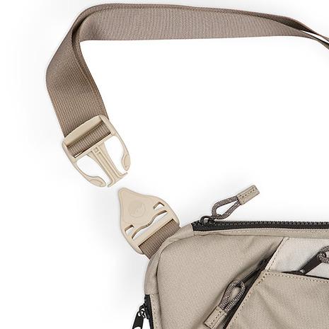 カブー(KAVU)ロームスリング ボディバッグ 19811652082000(Men’s、Lady’s) KAVU（カブー） （メンズ）ロームスリングボディバッグ 19811652027000