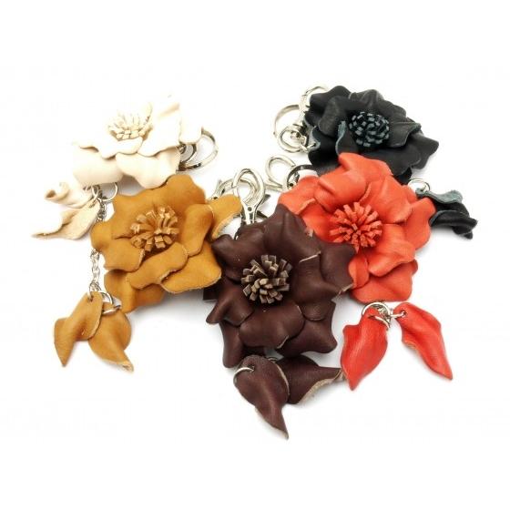 完成品 ツイストフラワーシリーズ リング付チャーム 全5色 花の直径5 5cm 1ヶ メール便対応 ぱれっと レザークラフト完成品 Pitem058 レザークラフト材料専門店ぱれっと 通販 Yahoo ショッピング