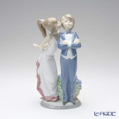 Lladro リヤドロ　5555 「すてきよ」　箱付 LLADRO（リヤドロ） 並行輸入品 ステキよ！ 05555 : ブランド洋食器 ル