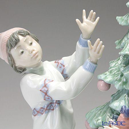 LLADRO（リヤドロ） 並行輸入品 ツリーを飾ろう 05897 : ブランド洋食
