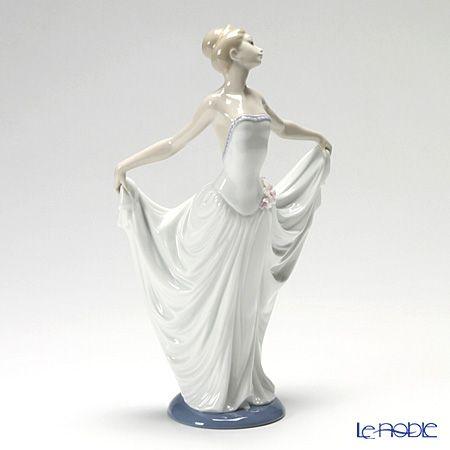 ⭐︎週末限定値下げ⭐︎ LLADRO リヤドロ 【 踊る少女 】 LLADRO（リヤドロ） 並行輸入品 踊る少女(スペシャルバージョン) 07189