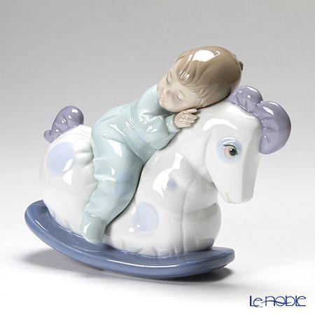 NAOナオ　フィギュリン　木馬でお昼寝 NAO（ナオ） 並行輸入品 木馬でお昼寝 02001476 : ブランド洋食器 ル