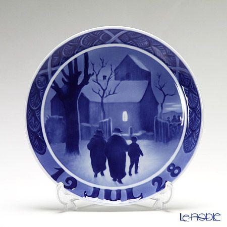 WE】ロイヤルコペンハーゲン イヤープレート 1928「教会へ向う牧師の家族」